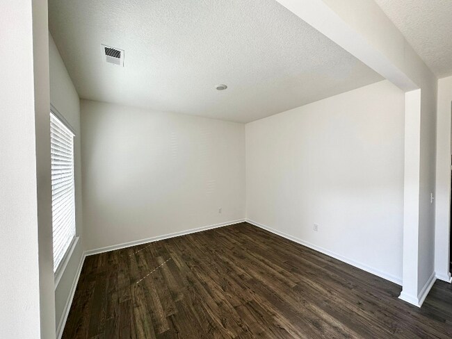 Foto del edificio - 2752 Minuteman Ln