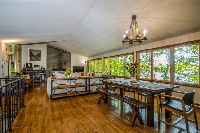 Building Photo - 142 Old Forge Dr