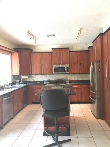 Primary Photo - 10410 Buena Ventura Dr