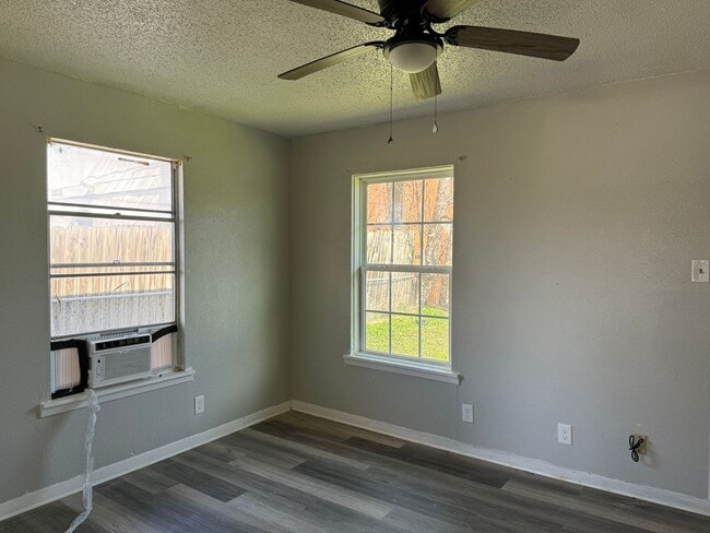 Building Photo - 1900 N 4th St