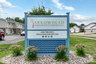 Building Photo - Arrowhead Apartments & Townhomes