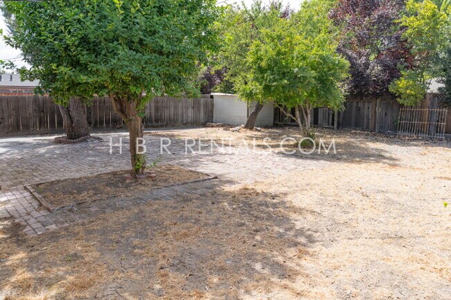 Foto del edificio - Charming 2-Bedroom Home in Tracy – Comfortable Living with an Ideal Location!