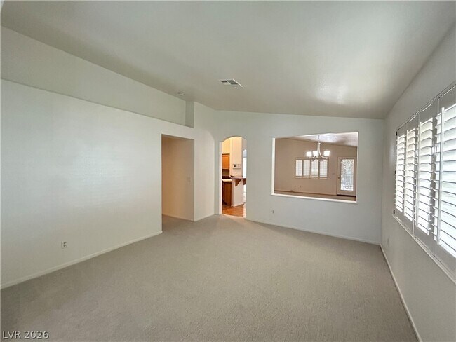 Building Photo - 645 Beresford Ave