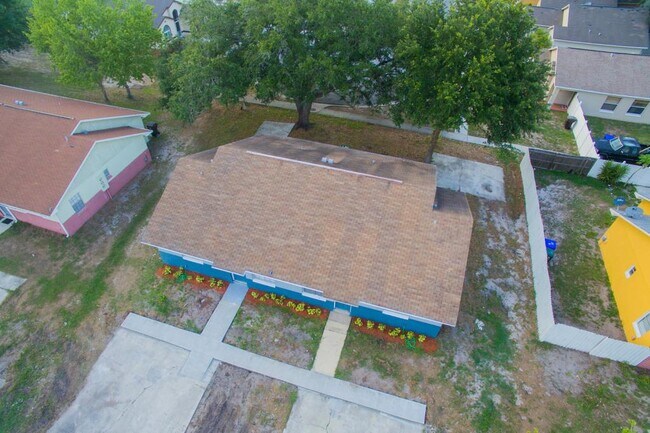 Foto del edificio - 1010 JACK CALHOUN DR. KISSIMMEE FL 34741