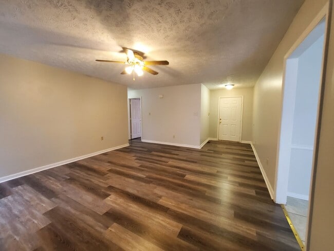 Building Photo - 6600 Bluffview Dr