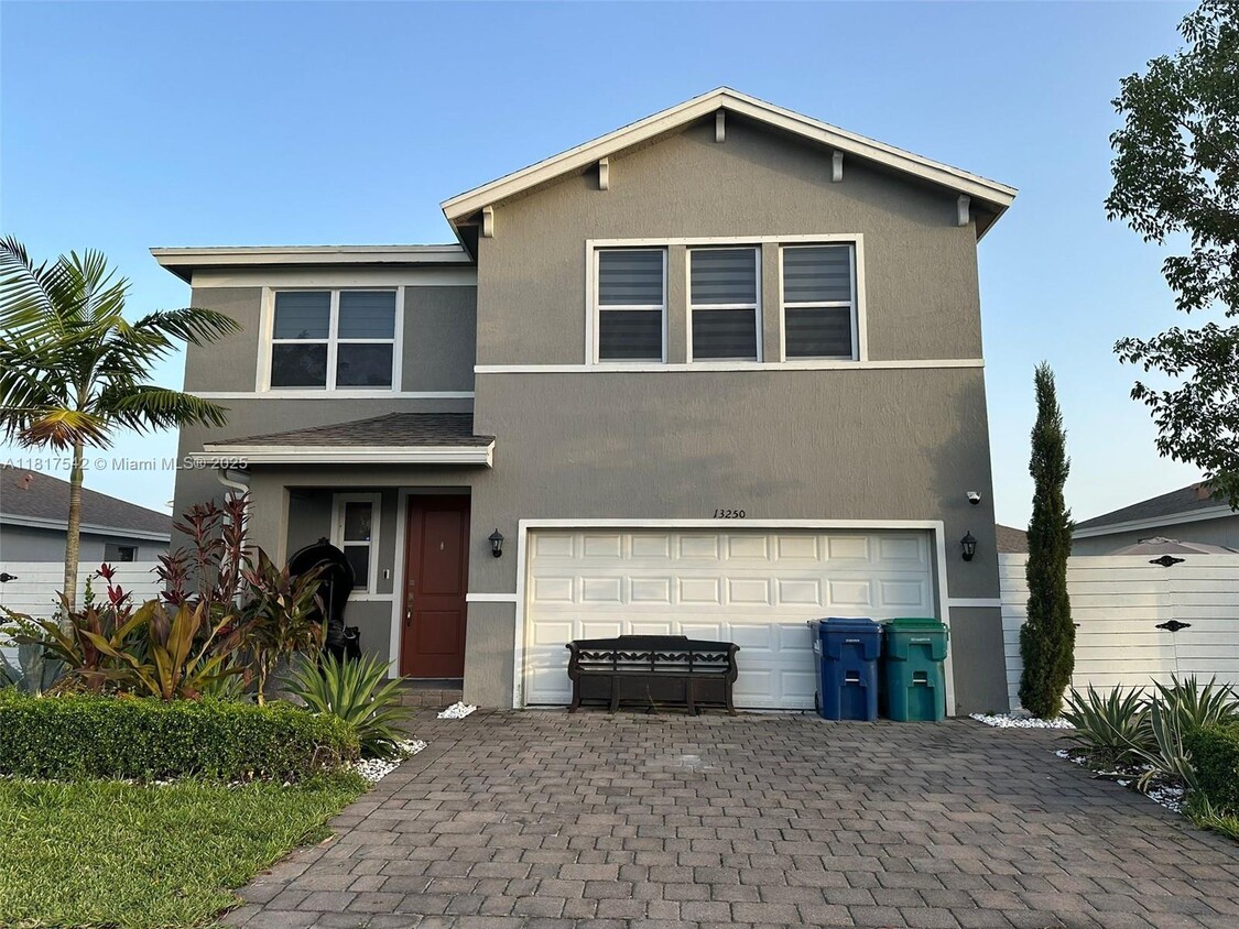 Primary Photo - 13250 SW 272nd St