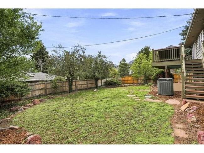 Building Photo - 2295 Hillsdale Cir