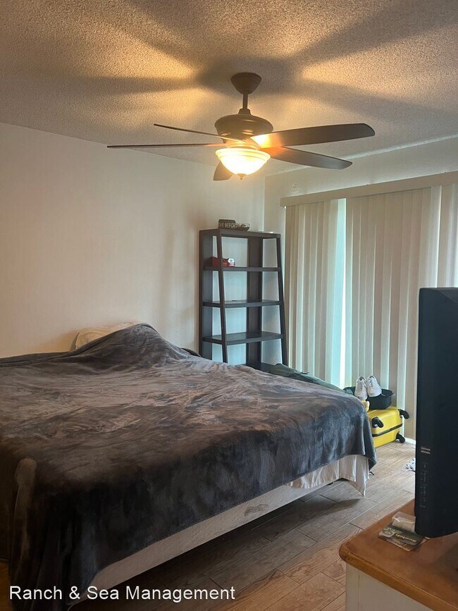 Building Photo - 2 br, 2.5 bath House - 4212 Vista Del Rio 6