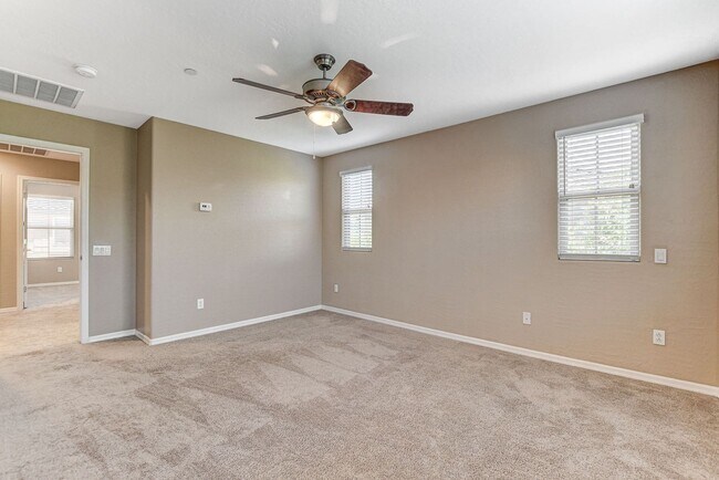 Foto del edificio - Gorgeous 4 bedroom near Aliante!