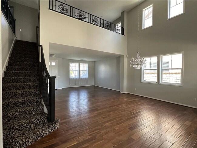 Building Photo - 26526 Craftsmen Ct