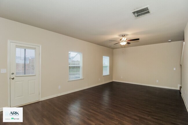 Building Photo - 137 Innis Brk Cir SW