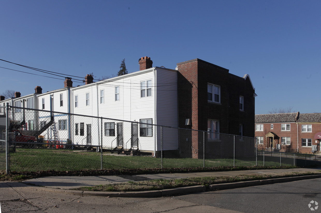 Building Photo - 1661-1663 Trinidad Ave NE