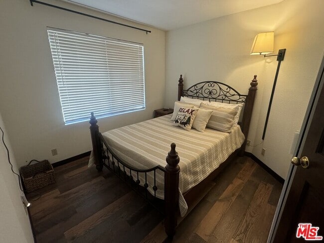 Building Photo - 39486 Racoon Dr