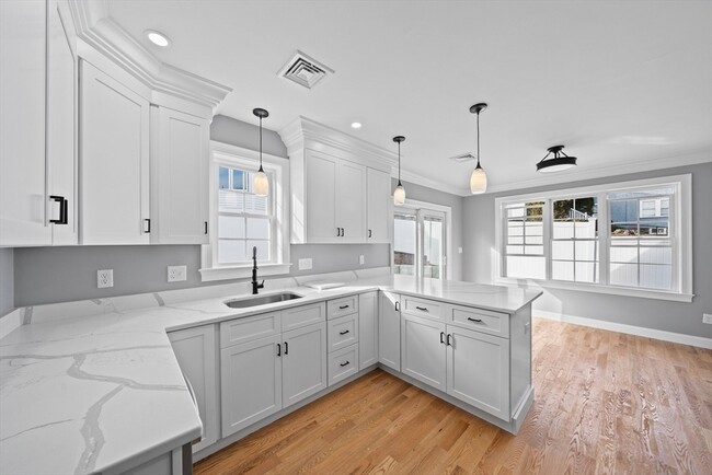 Building Photo - 473 Newport Ave