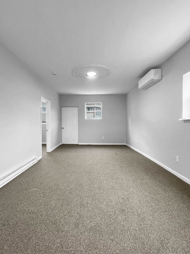 Sala de estar - 186 Rodman St