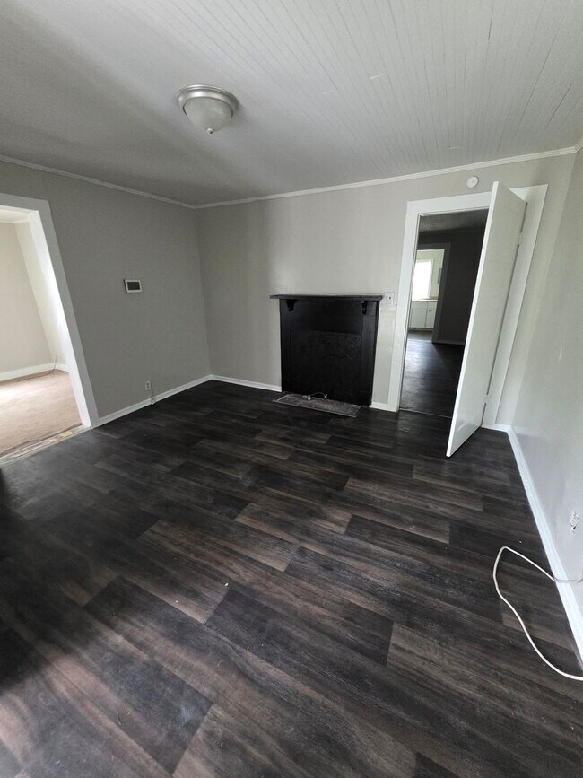 Foto del edificio - 2 bedroom, 1 bathroom home located in Darl...