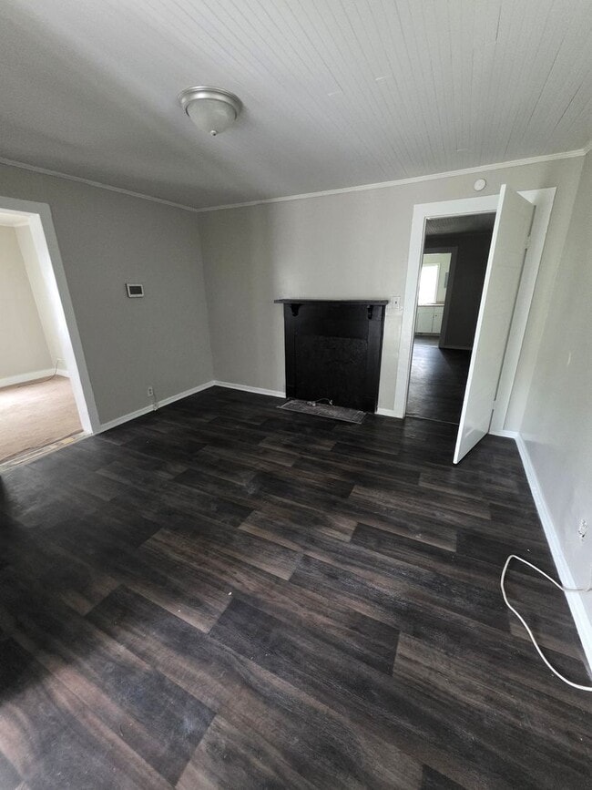 Building Photo - 320 Ruby St