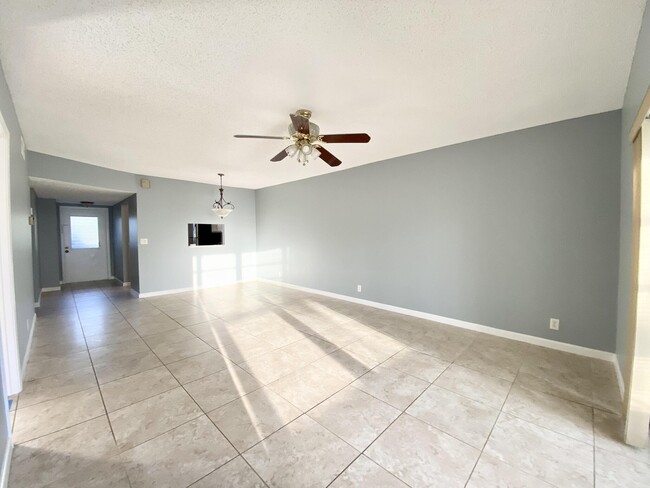 Building Photo - 2700 Casita Way