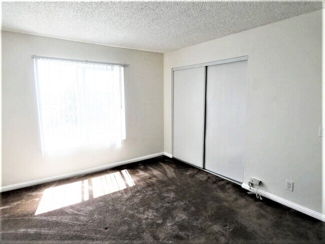 Foto del edificio - 2925 E 7th St