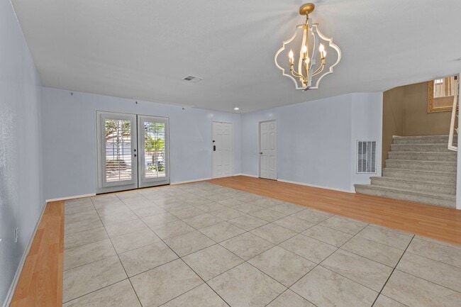 Foto del edificio - 16636 China Berry Ct
