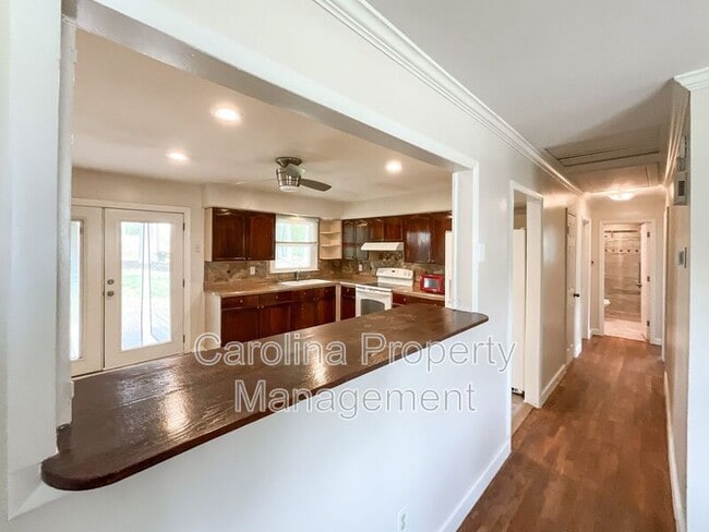 Foto del edificio - 2524 Kendrick Ave