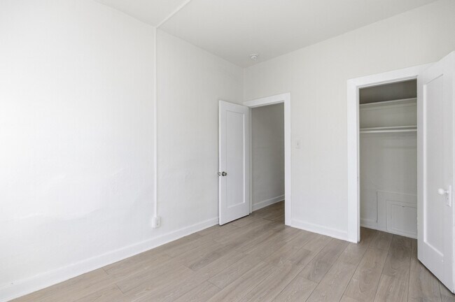 Foto del edificio - 1526 E 52nd St