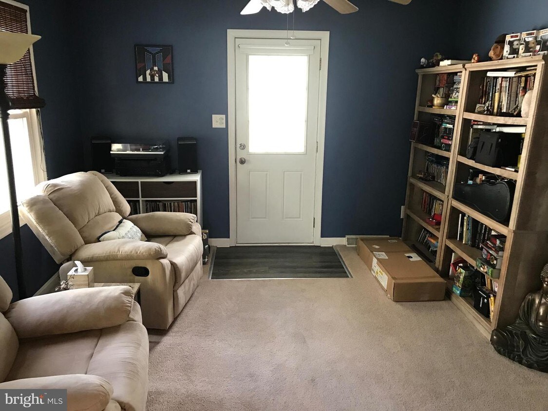 Foto principal - 17254 Larimer St