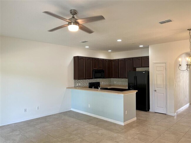 Foto del edificio - 3817 Black Spruce Ln