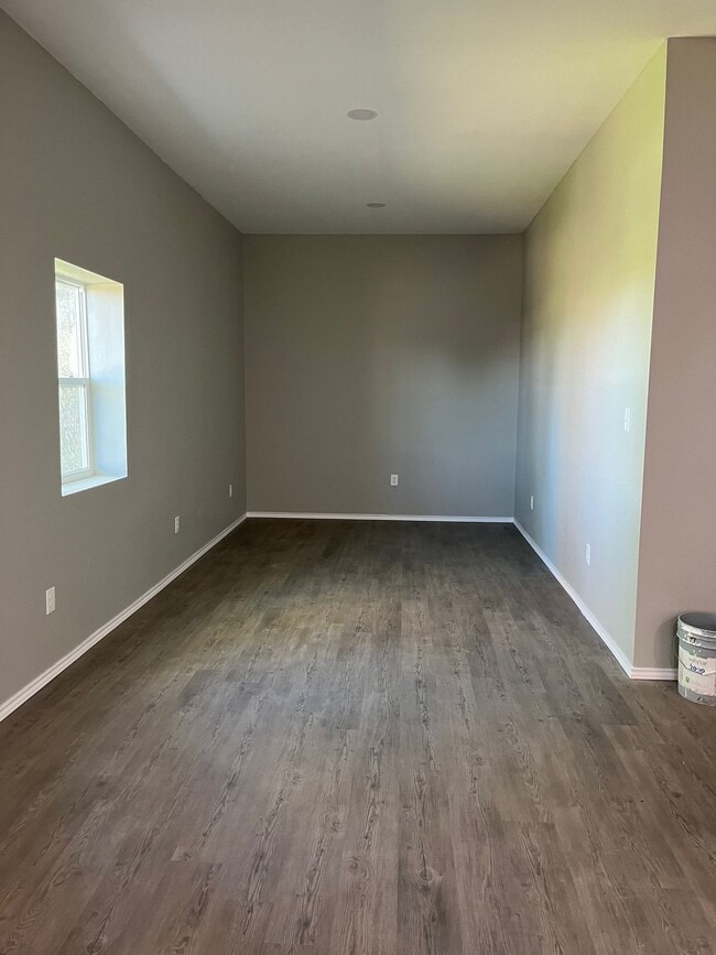 Building Photo - 8487 US-271