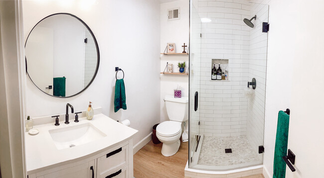 Baño nuevo - 665 Alto Dr