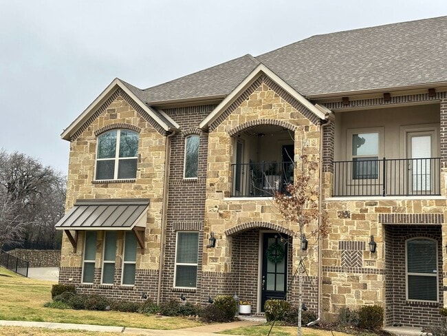 Building Photo - 2420 Holland Grove