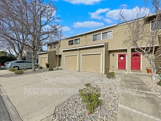 Photo - 700 Chiquita Ave House