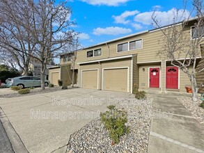 Building Photo - 700 Chiquita Ave