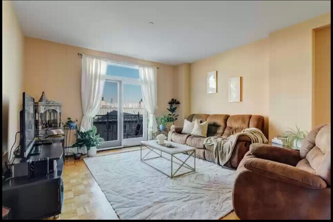 LR - 206 Shearwater Ct W