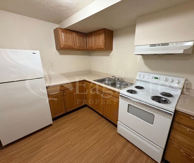 Building Photo - 706/708SCollege