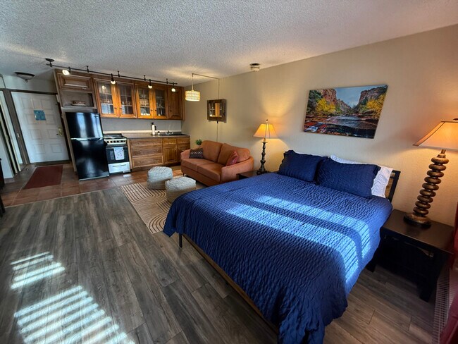 Building Photo - 62927 U.S. Hwy 40