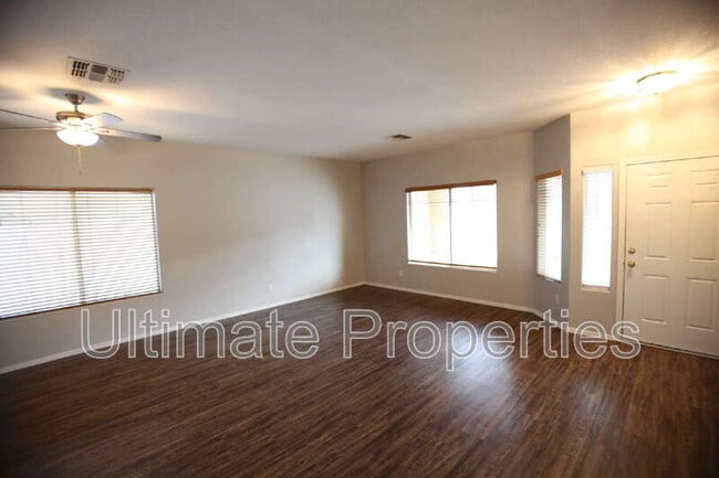 Building Photo - 8336 W Pontiac Dr