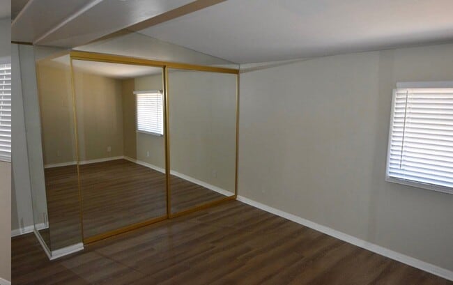 Building Photo - 2308 W Freeway Ln