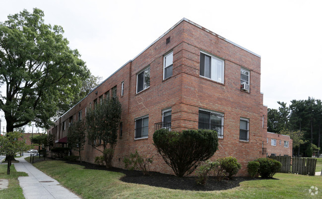 Building Photo - 1 Hawaiian Avenue Apartments