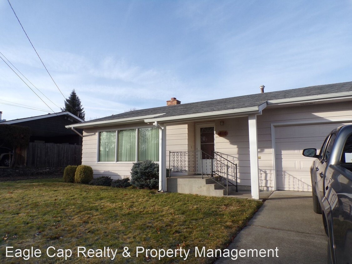 3 br, 2 bath House 410 4th Street House Rental in La Grande, OR