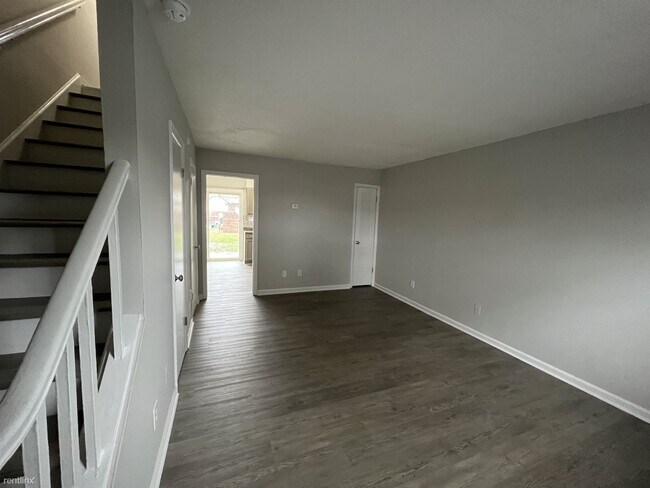 Building Photo - 2 br, 1.5 bath House - 1843 Merritt Dr Apt...