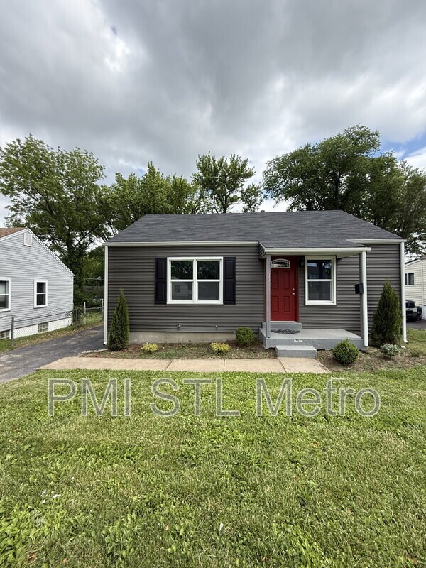 Foto principal - 8051 Airport Rd