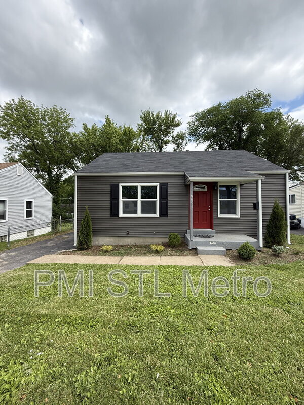 Building Photo - 8051 Airport Rd