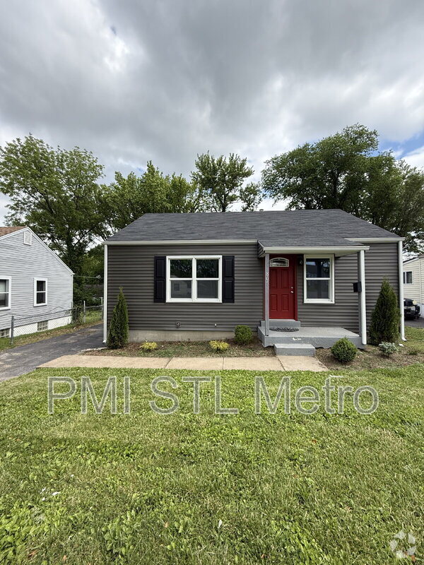 Building Photo - 8051 Airport Rd