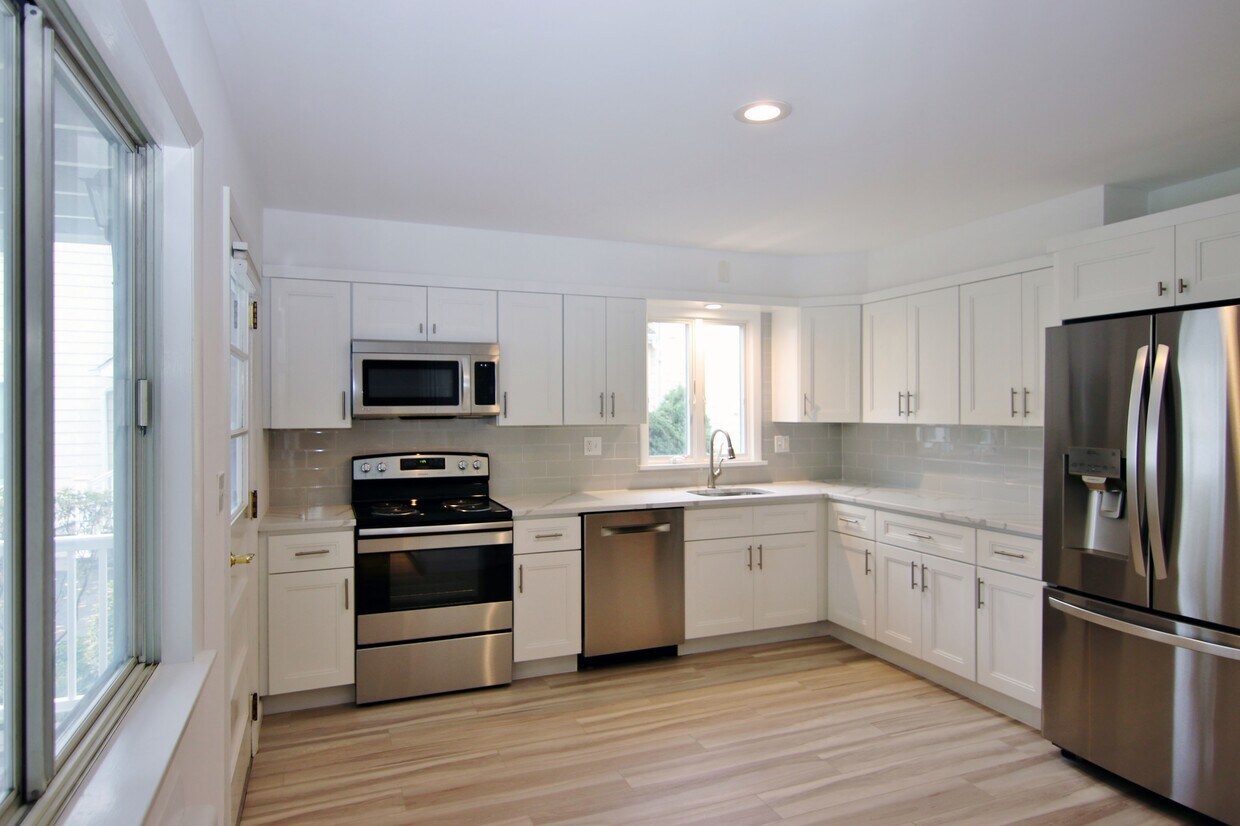 Primary Photo - 111 Halstead Ave
