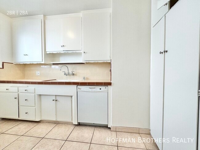 Building Photo - 855 S Sherbourne Dr Los Angeles, CA 90035