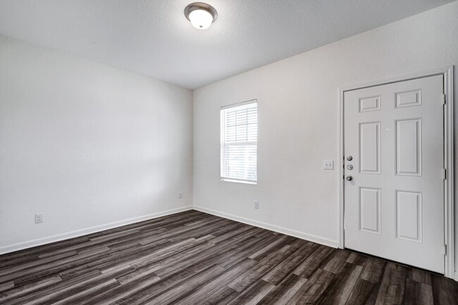 Building Photo - ***MOVE-IN SPECIAL: TWO WEEKS FREE***Spacious Two-Story Retreat on a Cul-de-Sac with Bonus Room