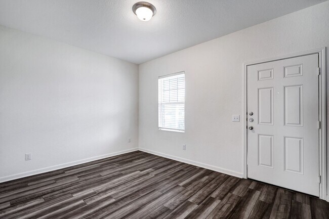 Foto del edificio - ***MOVE-IN SPECIAL: TWO WEEKS FREE***Spacious Two-Story Retreat on a Cul-de-Sac with Bonus Room