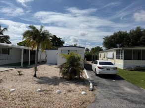 Building Photo - 5504 Lagoon Dr