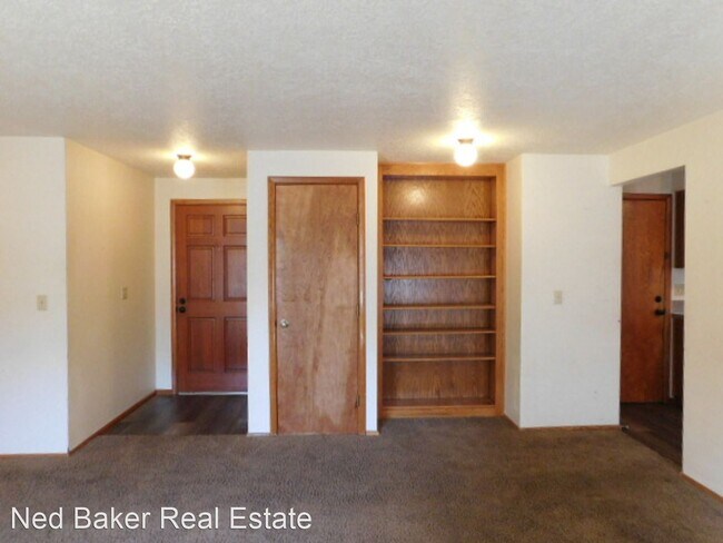 Building Photo - 3 br, 2 bath House - 2012 Maplewood Ct. S